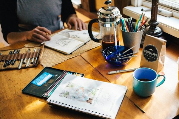 L'Art comme Échappatoire: Comment la Créativité Aide à Réduire le Stress